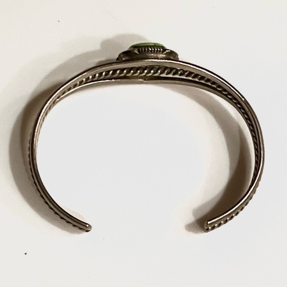 Signed - Spencer, Navajo. Vintage Sterling Silver “Carico Lake” Turquoise Cuff - Picture 5 of 14